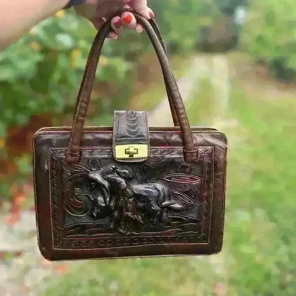 Vintage leather bag. Montabur. Hand made in Mexic.  tooled leather. Matador. 3D